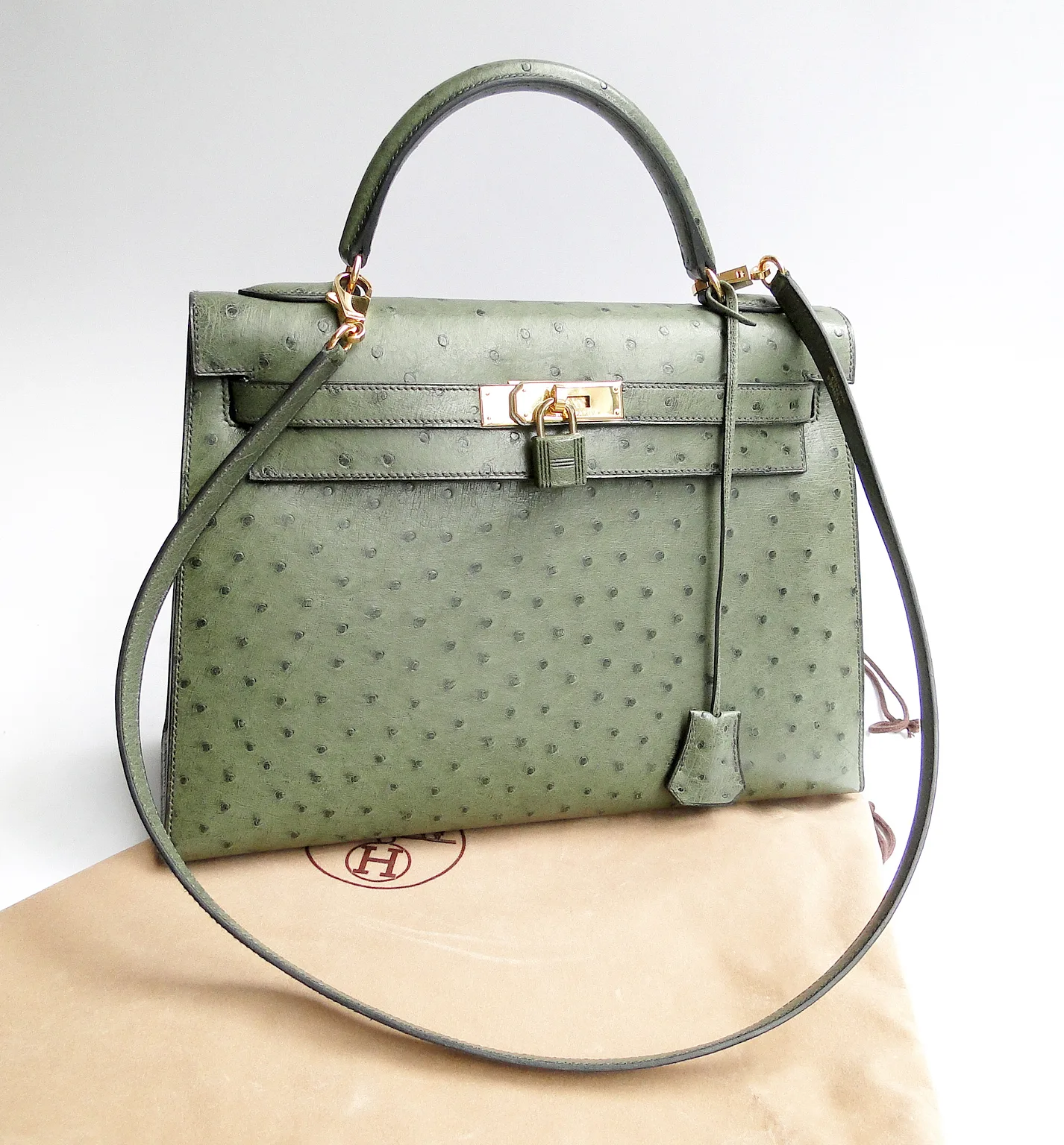 Hermès Kelly 32 Sellier, black Box calf, gold hardware
