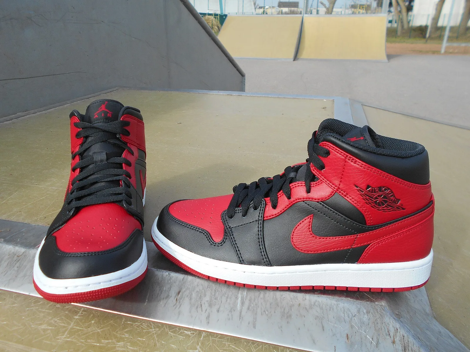Air Jordan 1 Retro High OG 'Banned' (2016)
