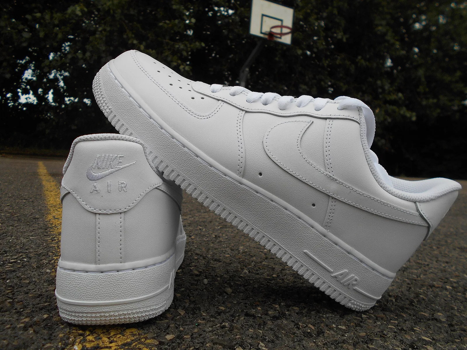 Nike Air Force 1 Low '07, white on white