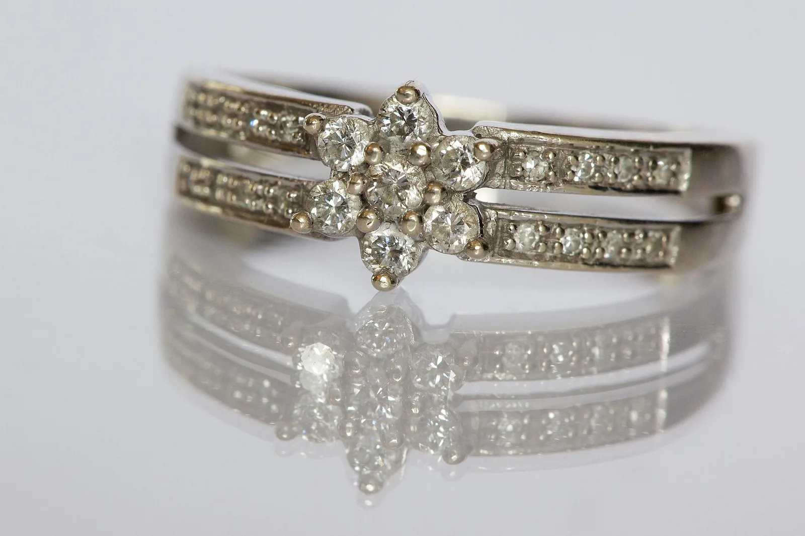 A diamond solitaire ring, 2.01 carats